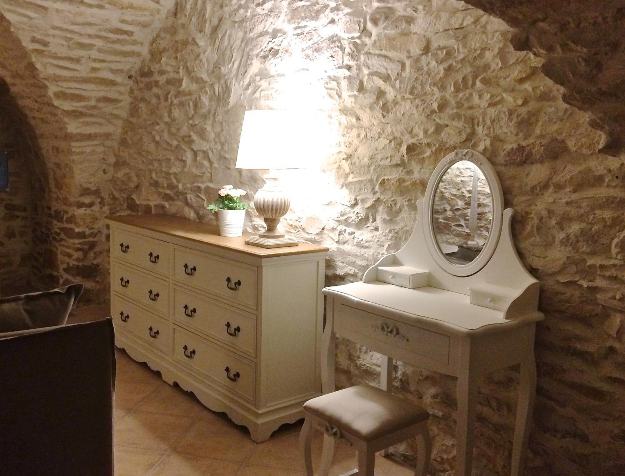 Locus Amoenus * Lirac